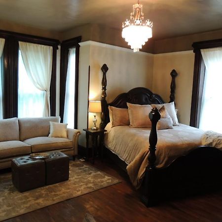Lyons Twin Mansions Hotel Fort Scott Екстериор снимка