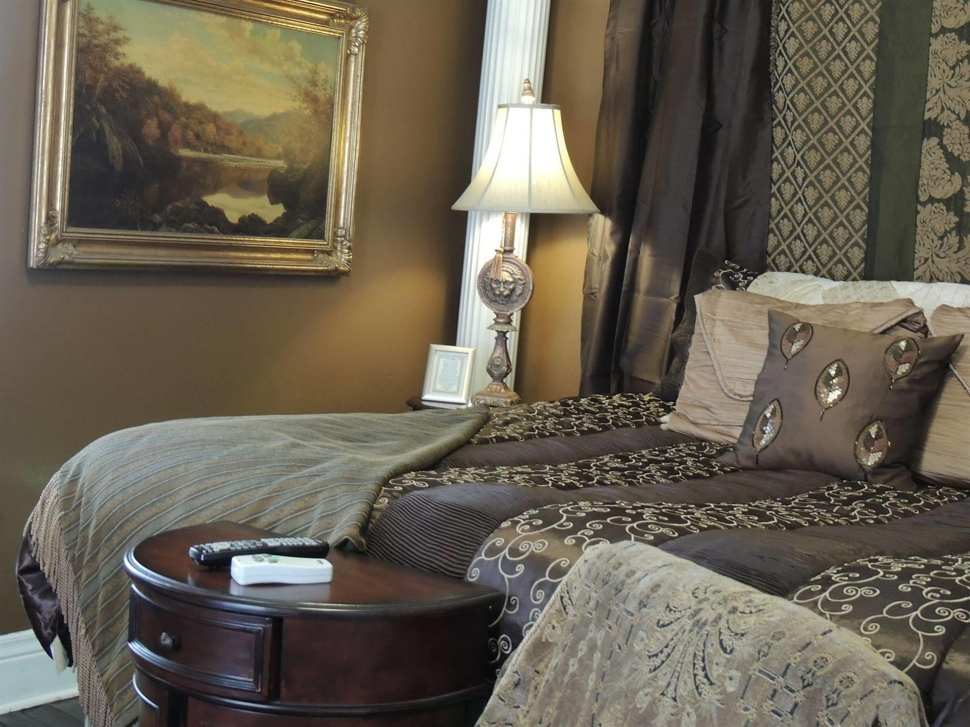 Lyons Twin Mansions Hotel Fort Scott Екстериор снимка