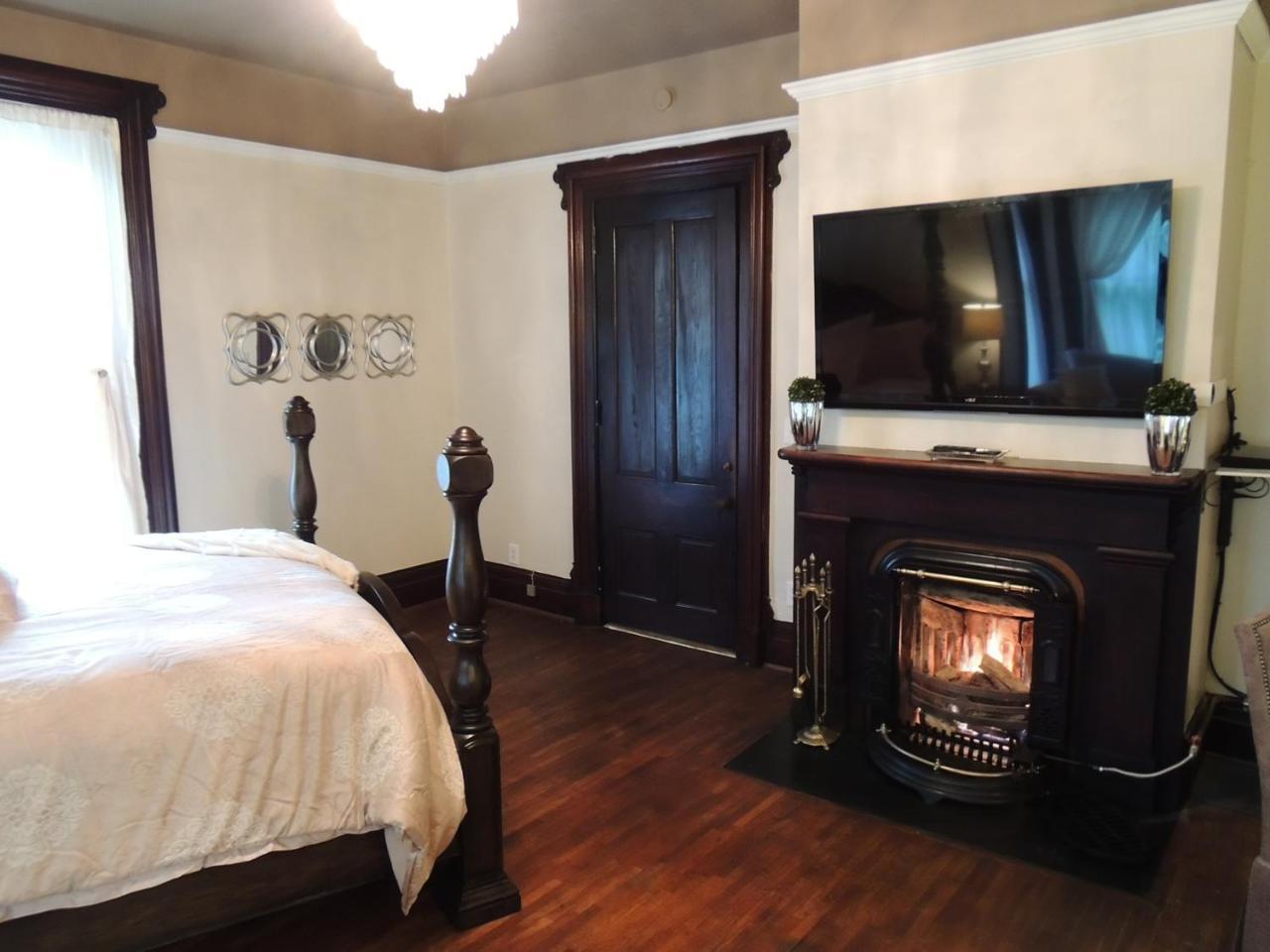 Lyons Twin Mansions Hotel Fort Scott Екстериор снимка