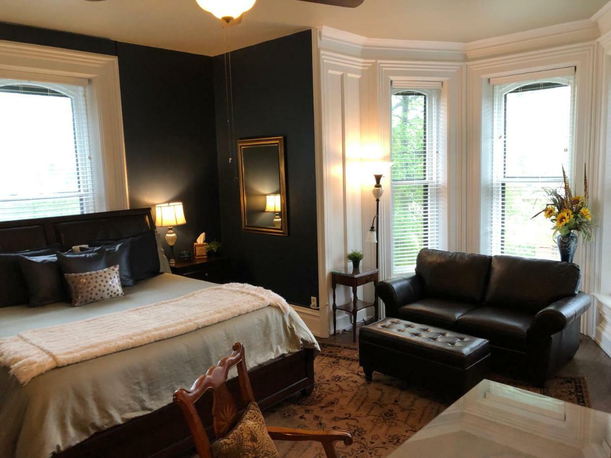 Lyons Twin Mansions Hotel Fort Scott Екстериор снимка