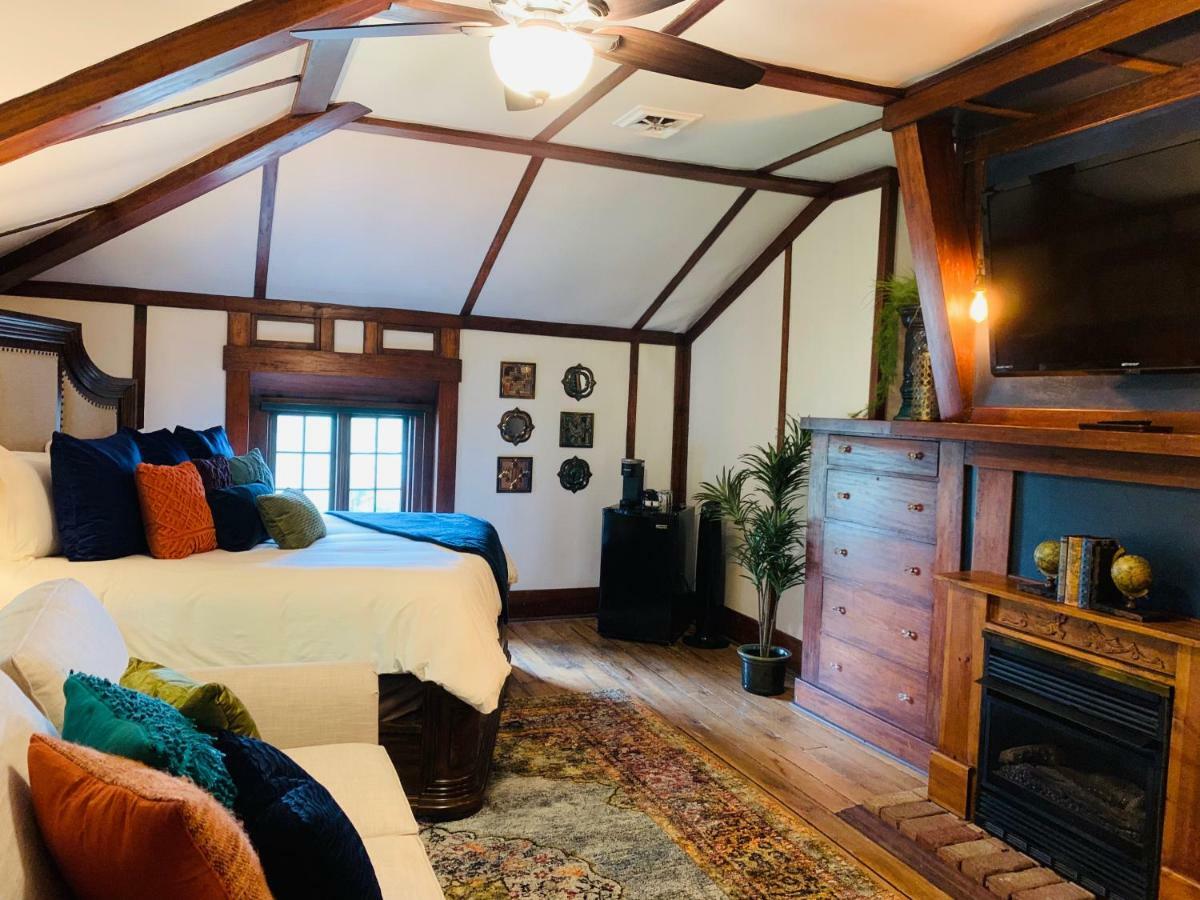 Lyons Twin Mansions Hotel Fort Scott Екстериор снимка