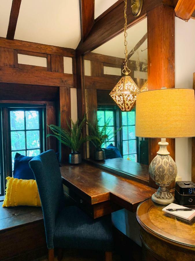 Lyons Twin Mansions Hotel Fort Scott Екстериор снимка